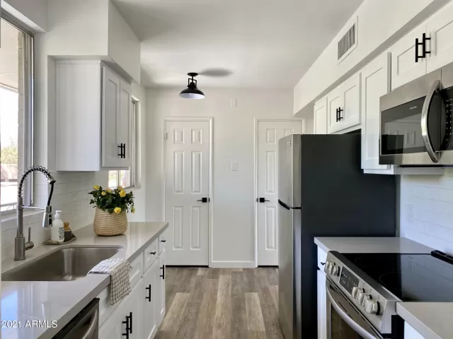 MLS: 6220058 Condo For Sale