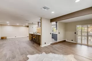 Photo #5: 6220060 Listing 