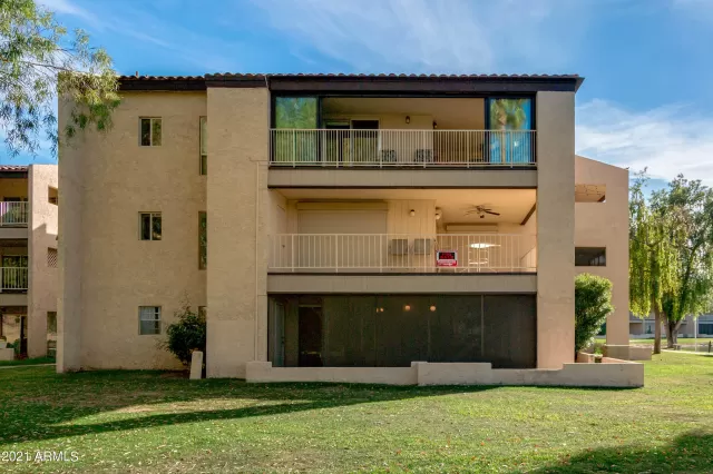 MLS: 6220175 Condo For Sale