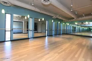 Photo #2: 6220194 Listing