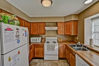 Photo #3: 6220282 Listing