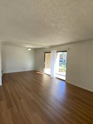 Photo #4: 6220331 Listing