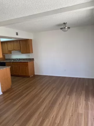 Photo #6: 6220331 Listing