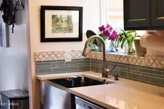 Photo #5: 6220432 Listing 