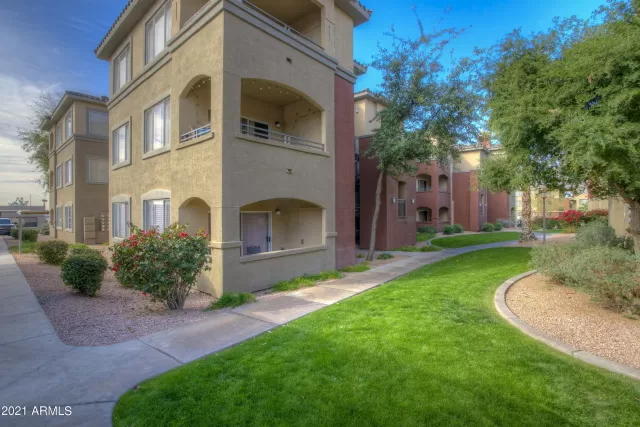 MLS: 6220541 Condo For Sale