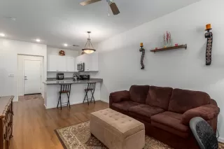 Photo #5: 6220656 Listing 