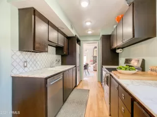 Photo #6: 6220749 Listing