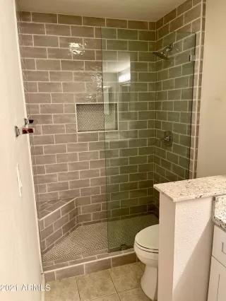 Photo #5: 6220766 Listing