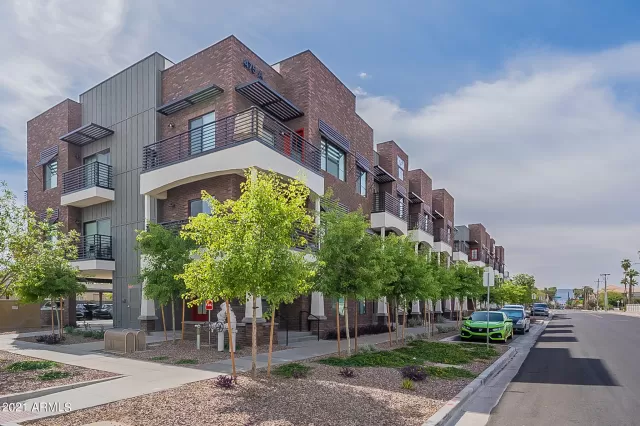 MLS: 6220915 Condo For Sale