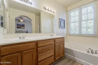 Photo #5: 6220970 Listing