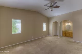 Photo #6: 6221085 Listing