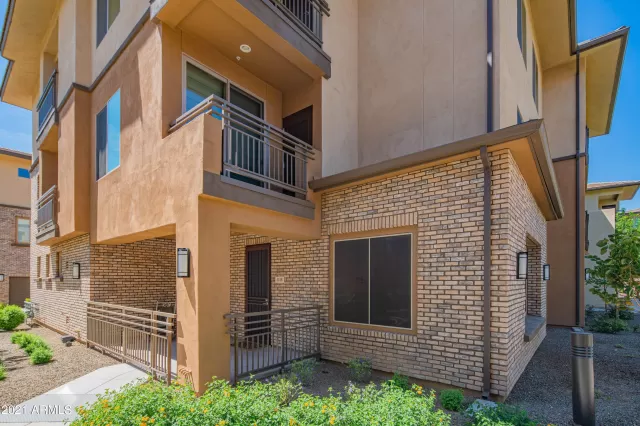 MLS: 6221103 Condo For Sale