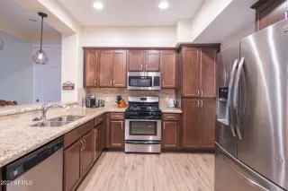 Photo #3: 6221103 Listing