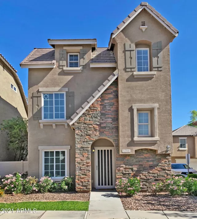 MLS: 6221112 Condo For Sale