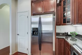 Photo #4: 6221112 Listing