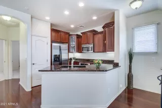 Photo #6: 6221112 Listing