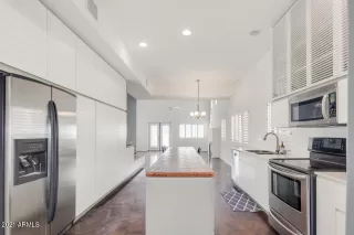 Photo #1: 6221216 Listing