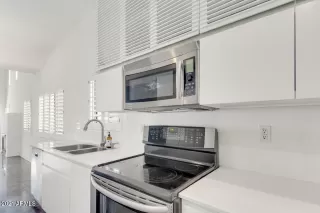 Photo #3: 6221216 Listing