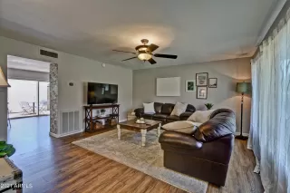 Photo #5: 6221277 Listing 