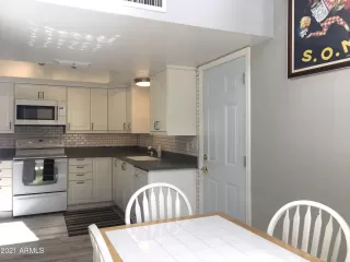 Photo #6: 6221283 Listing