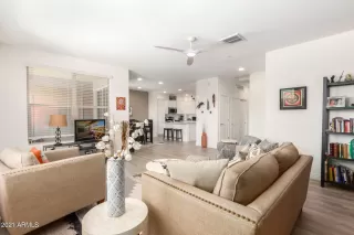 Photo #6: 6221287 Listing