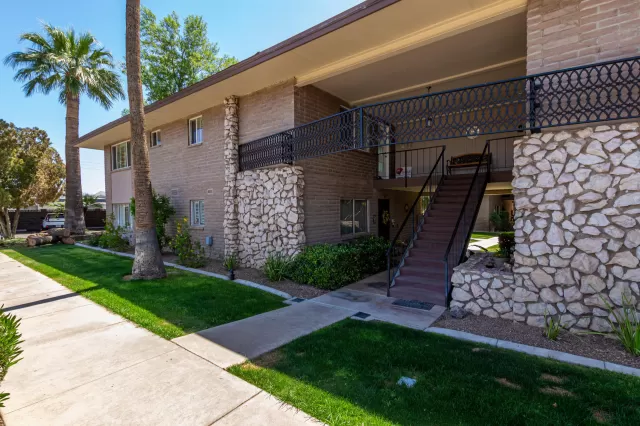 MLS: 6221350 Condo For Sale