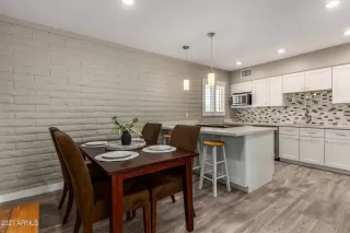 Photo #2: 6221350 Listing 