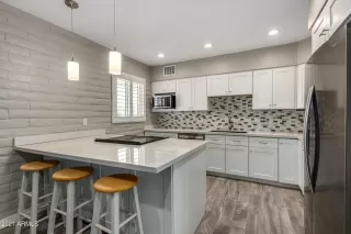 Photo #3: 6221350 Listing 