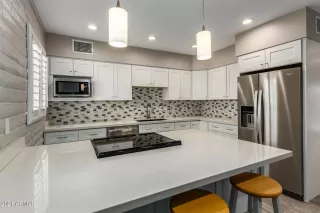 Photo #4: 6221350 Listing 