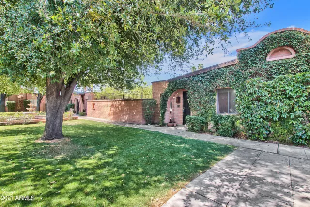 MLS: 6221372 Condo For Sale