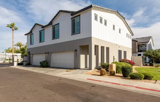 MLS: 6221378 Condo For Sale