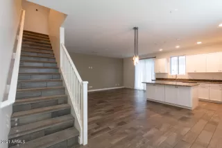 Photo #4: 6221378 Listing