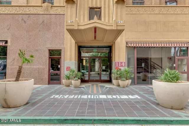 MLS: 6221436 Condo For Sale