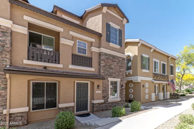 MLS: 6221567 Condo For Sale