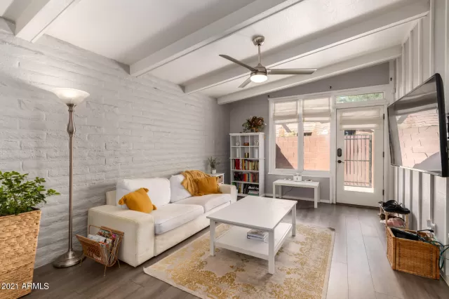 MLS: 6221580 Condo For Sale