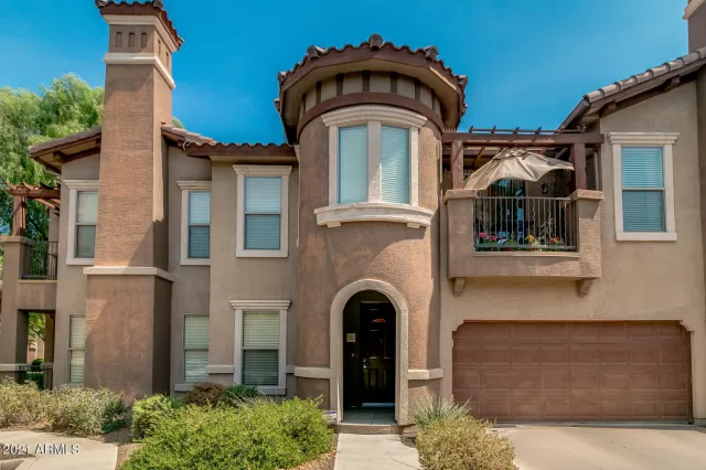 MLS: 6221749 Condo For Sale