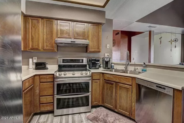 MLS: 6221987 Condo For Sale