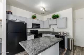 Photo #5: 6222091 Listing