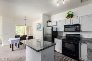 Photo #6: 6222091 Listing