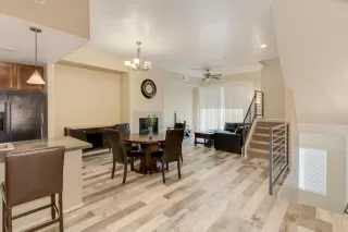 Photo #4: 6222106 Listing