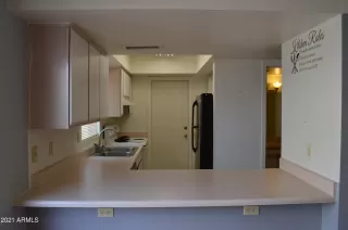 Photo #4: 6222200 Listing