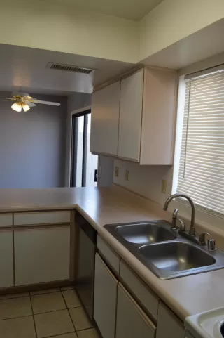 Photo #5: 6222200 Listing