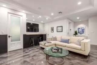 Photo #5: 6222327 Listing