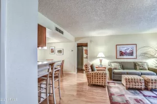 Photo #2: 6222356 Listing