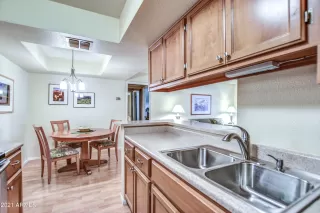 Photo #5: 6222356 Listing