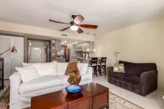 Photo #5: 6222720 Listing