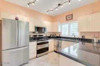 Photo #4: 6222732 Listing