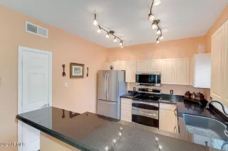 Photo #6: 6222732 Listing