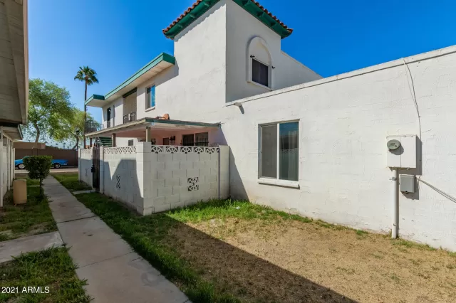 MLS: 6223106 Condo For Sale