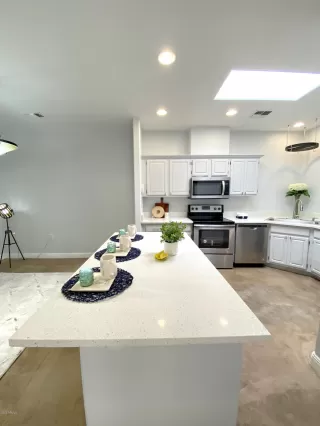 Photo #3: 6223286 Listing